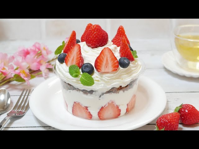 最も簡単ないちごがたっぷりスコップケーキ  Scoop cake with plenty of strawberries
